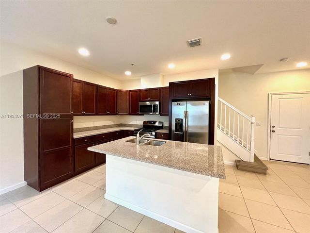 12585 NW 32nd Mnr, Sunrise, FL 33323