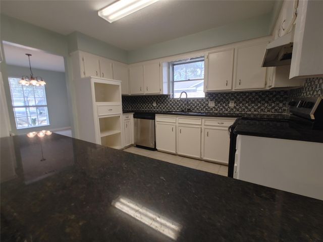 633 Mosswood Drive, Conroe, TX 77302