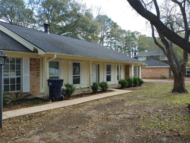 633 Mosswood Drive, Conroe, TX 77302