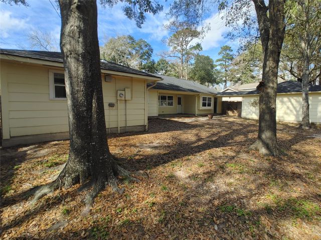 633 Mosswood Drive, Conroe, TX 77302