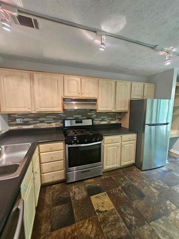 1490 N Crossing Circle NE, Atlanta, GA 30329