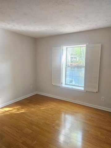 1490 N Crossing Circle NE, Atlanta, GA 30329