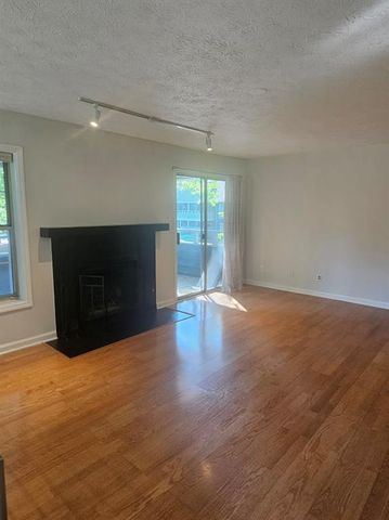 1490 N Crossing Circle NE, Atlanta, GA 30329