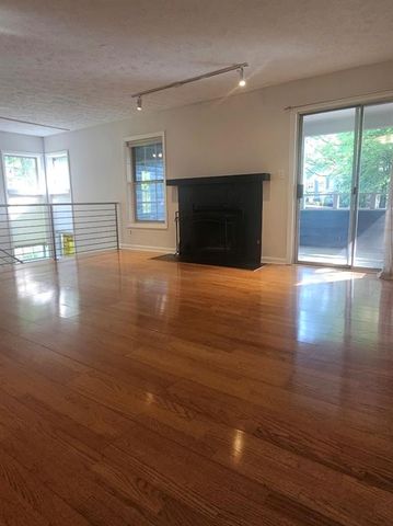 1490 N Crossing Circle NE, Atlanta, GA 30329