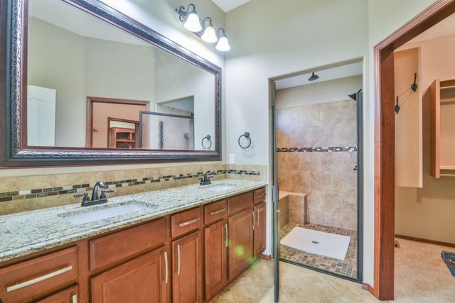 1509 W Hickory St, Haysville, KS 67060