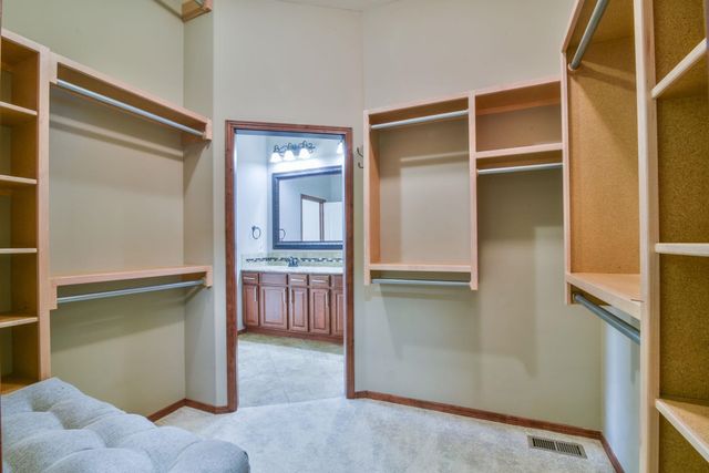 1509 W Hickory St, Haysville, KS 67060