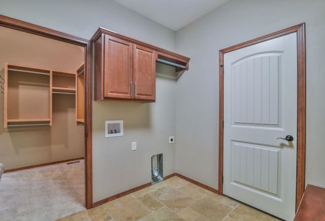 1509 W Hickory St, Haysville, KS 67060