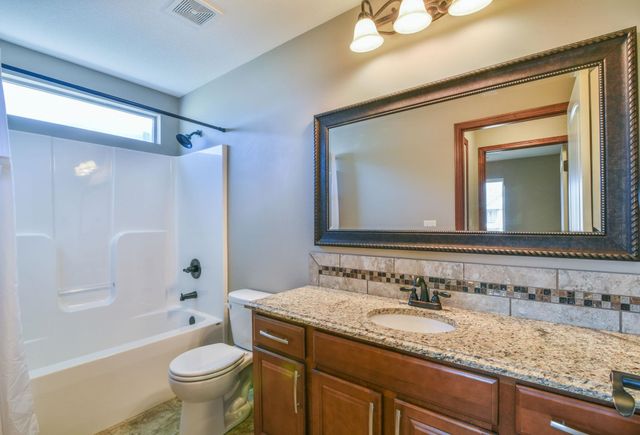 1509 W Hickory St, Haysville, KS 67060