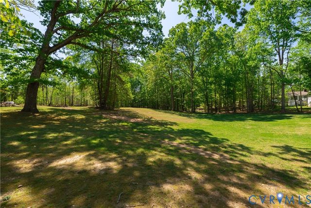 8901 Green St, Amelia Courthouse, VA 23002
