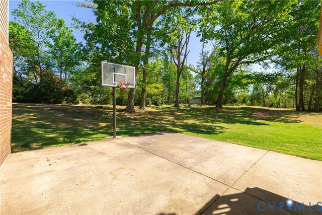 8901 Green St, Amelia Courthouse, VA 23002