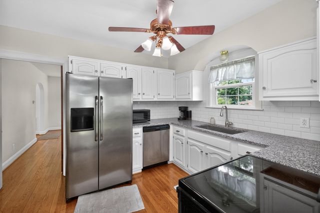 304 Village Drive, Lawrenceburg, KY 40342