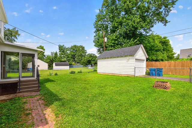 304 Village Drive, Lawrenceburg, KY 40342