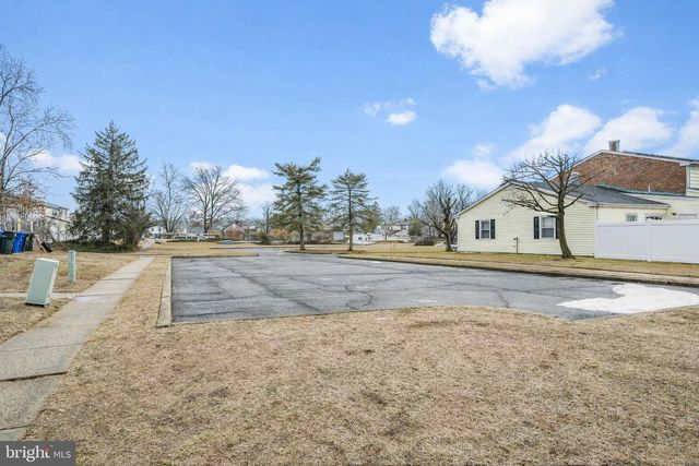 31 FAIRMOUNT DR, Willingboro, NJ 08046