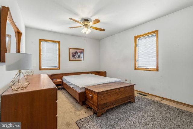 31 FAIRMOUNT DR, Willingboro, NJ 08046