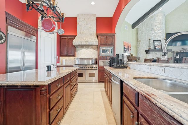 1237 Overlook Court, Whitney, TX 76692