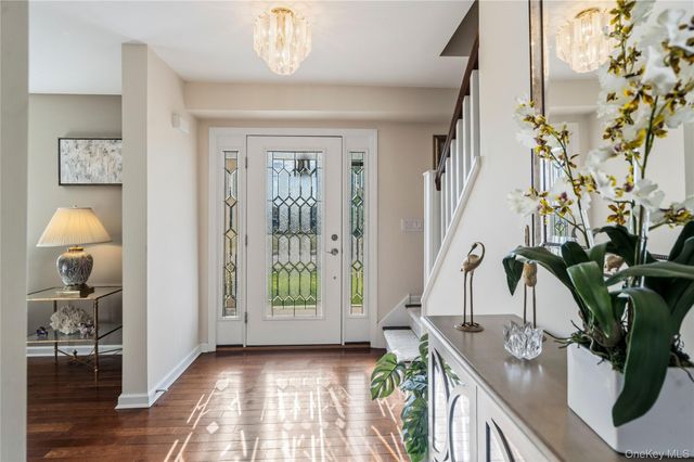 34 Admiral Road, Massapequa, NY 11758