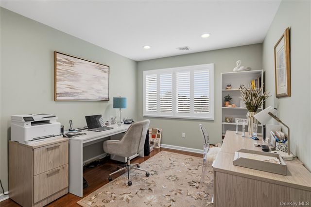34 Admiral Road, Massapequa, NY 11758