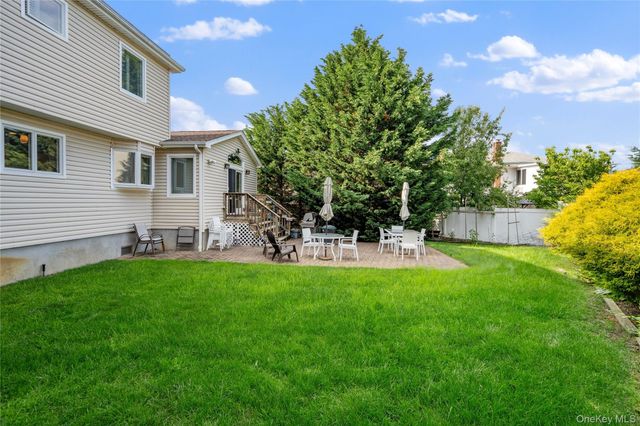 34 Admiral Road, Massapequa, NY 11758