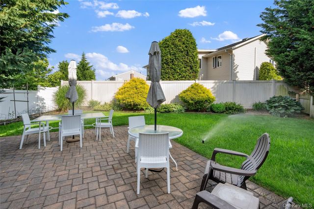 34 Admiral Road, Massapequa, NY 11758