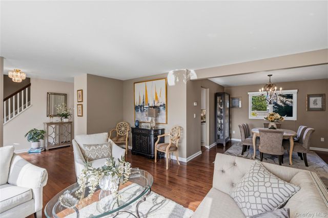 34 Admiral Road, Massapequa, NY 11758