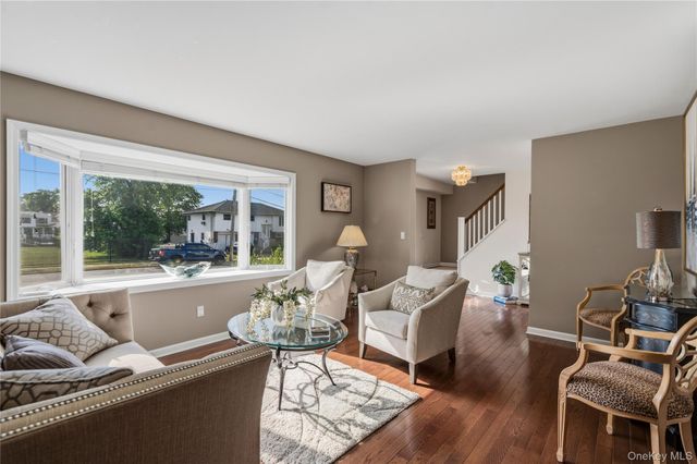 34 Admiral Road, Massapequa, NY 11758