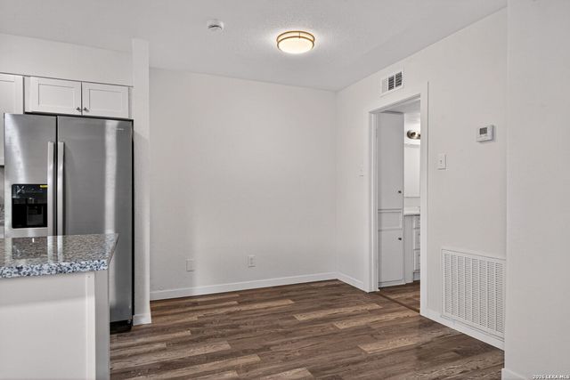 600 Gentleman Rd Apt 1, Balcones Heights, TX 78201