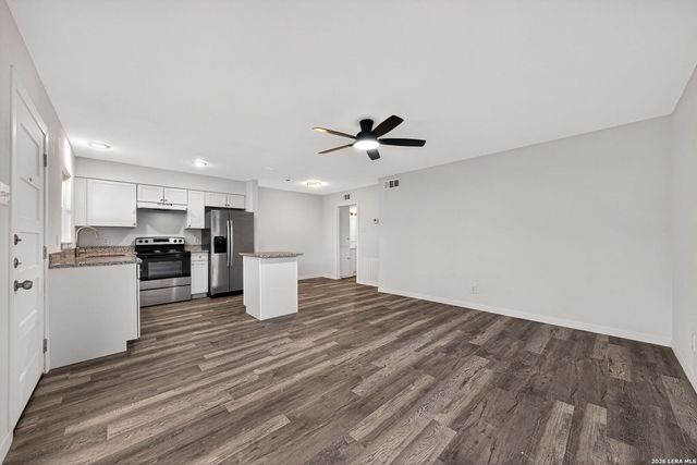 600 Gentleman Rd Apt 1, Balcones Heights, TX 78201