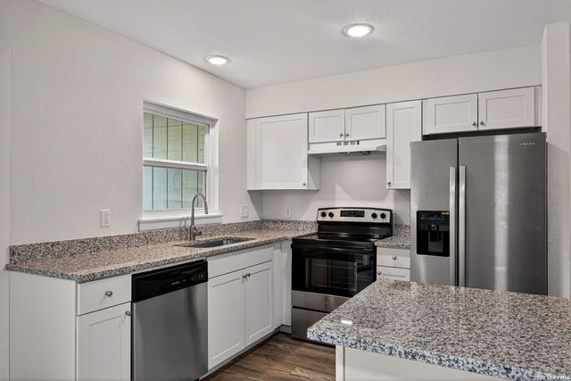 600 Gentleman Rd Apt 1, Balcones Heights, TX 78201