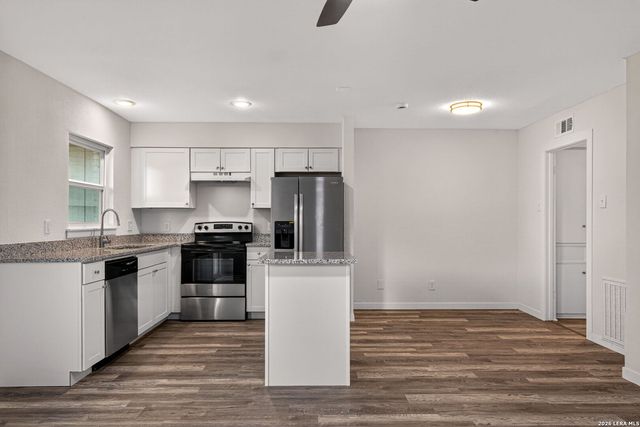 600 Gentleman Rd Apt 1, Balcones Heights, TX 78201