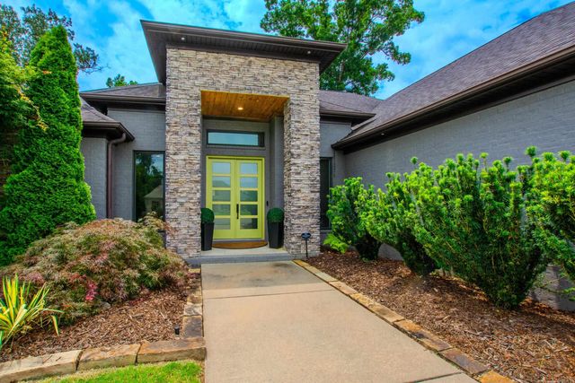 15 Cypress Lake Ct, Maumelle, AR 72113