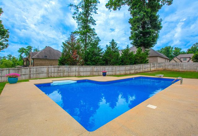 15 Cypress Lake Ct, Maumelle, AR 72113