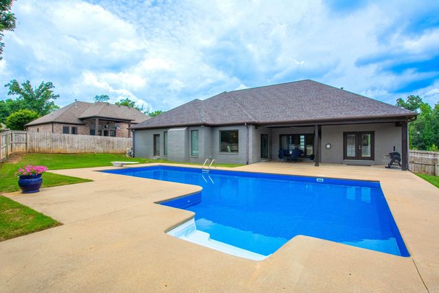 15 Cypress Lake Ct, Maumelle, AR 72113