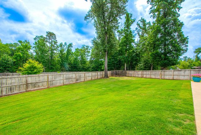 15 Cypress Lake Ct, Maumelle, AR 72113