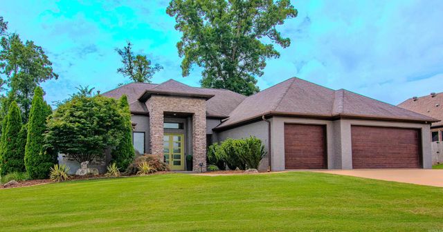 15 Cypress Lake Ct, Maumelle, AR 72113