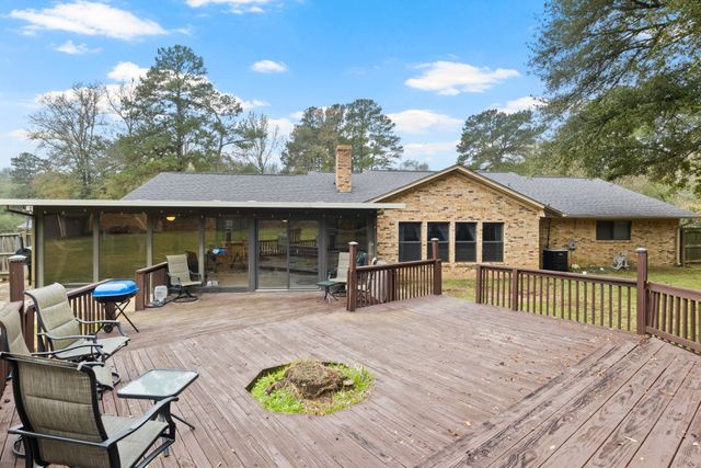 195 County Road 4164, Pittsburg, TX 75686