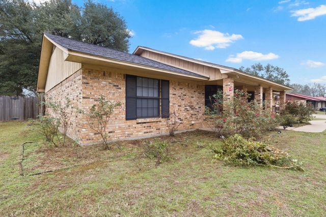 195 County Road 4164, Pittsburg, TX 75686