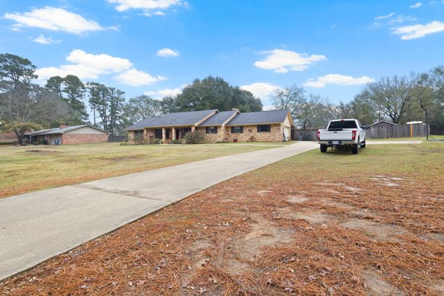 195 County Road 4164, Pittsburg, TX 75686