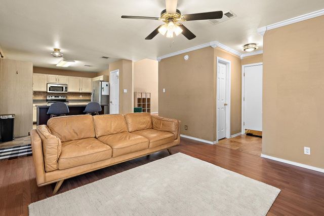400 Debora DR, Georgetown, TX 78628
