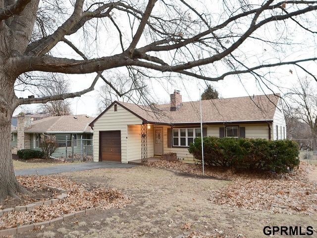 2105 S 38 Street, Omaha, NE 68105