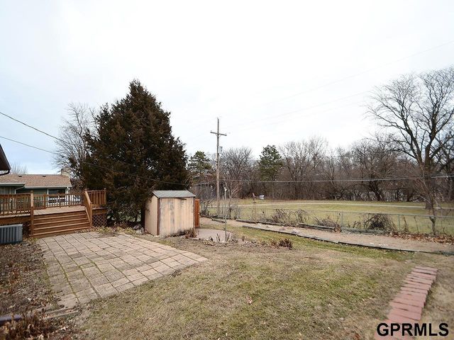 2105 S 38 Street, Omaha, NE 68105