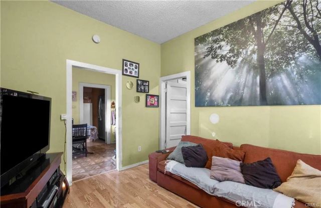 833 Pepper Way, Glendale, CA 91205