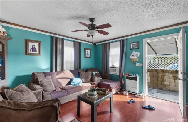 833 Pepper Way, Glendale, CA 91205
