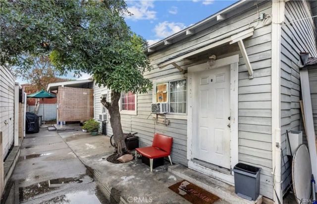 833 Pepper Way, Glendale, CA 91205