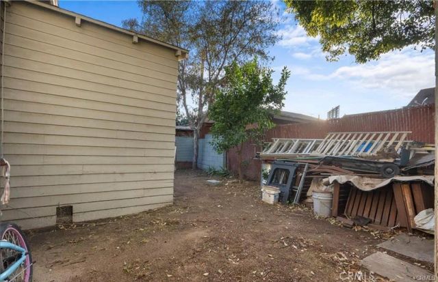 833 Pepper Way, Glendale, CA 91205