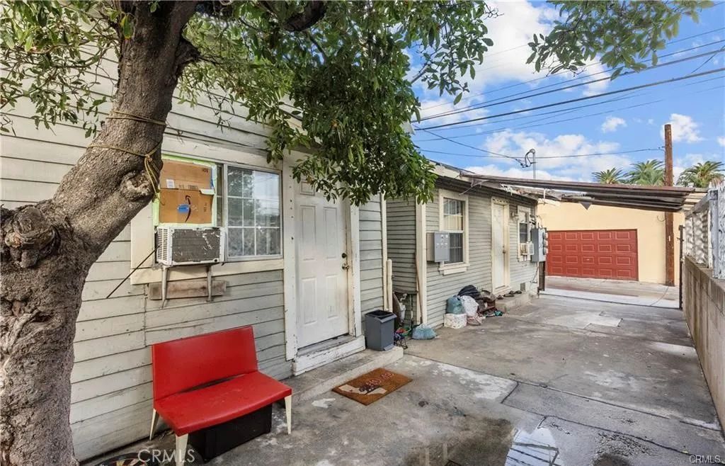 833 Pepper Way, Glendale, CA 91205
