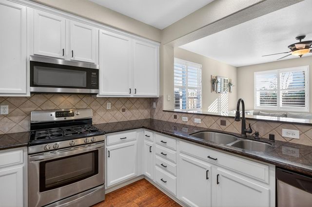 9362 Lost Springs Ct, Elk Grove, CA 95624