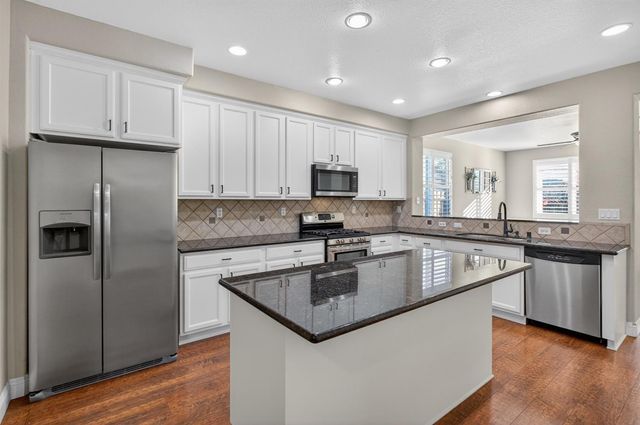 9362 Lost Springs Ct, Elk Grove, CA 95624