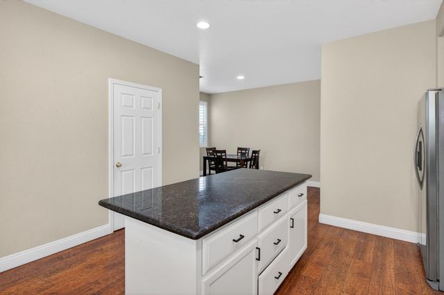 9362 Lost Springs Ct, Elk Grove, CA 95624