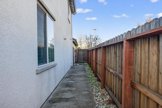 9362 Lost Springs Ct, Elk Grove, CA 95624