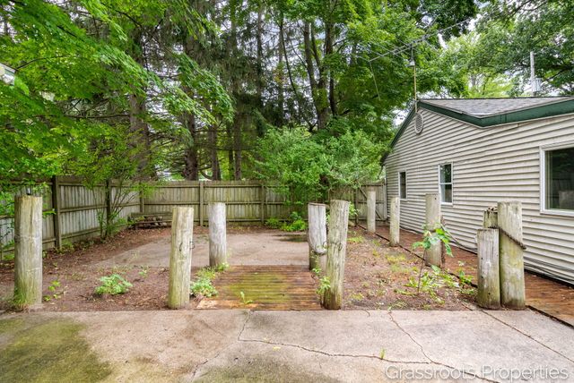 1403 S Mears Avenue, Whitehall City, MI 49461